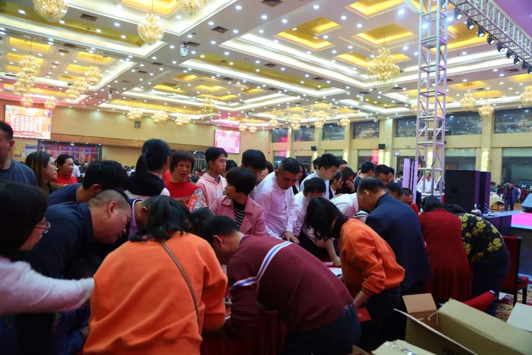金虎迎新·領(lǐng)跑2022 | 集團(tuán)年度總結(jié)會(huì)暨新年晚會(huì)完美落幕！(圖23)