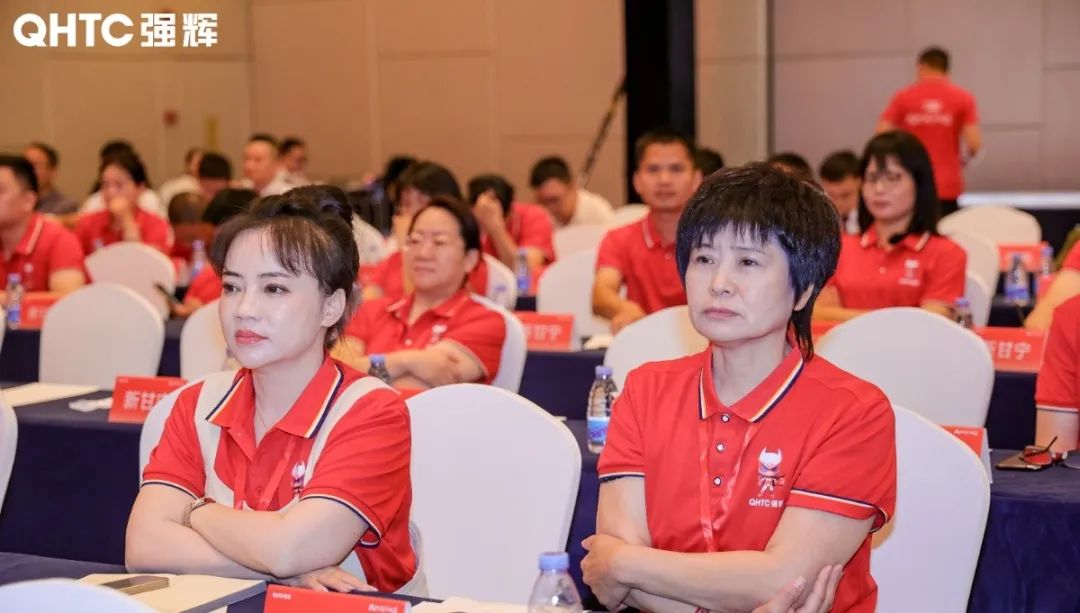 大地·大師·大宅 | 2024強(qiáng)輝精工瓷磚全國(guó)經(jīng)銷商峰會(huì)圓滿舉辦！(圖47)