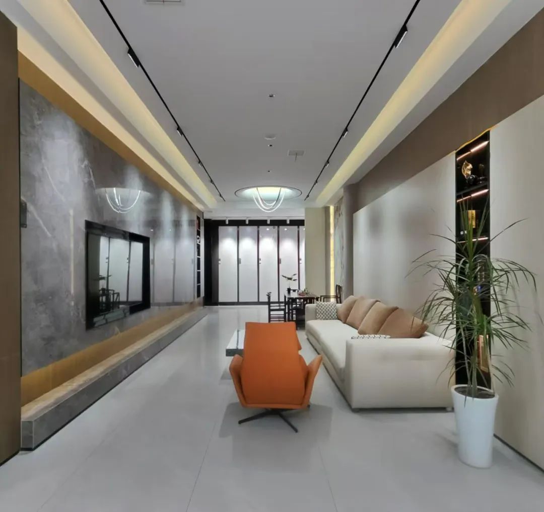 終端風采 | 強輝聊城旗艦店，沉浸式體驗現(xiàn)代高端設(shè)計美學(圖17)