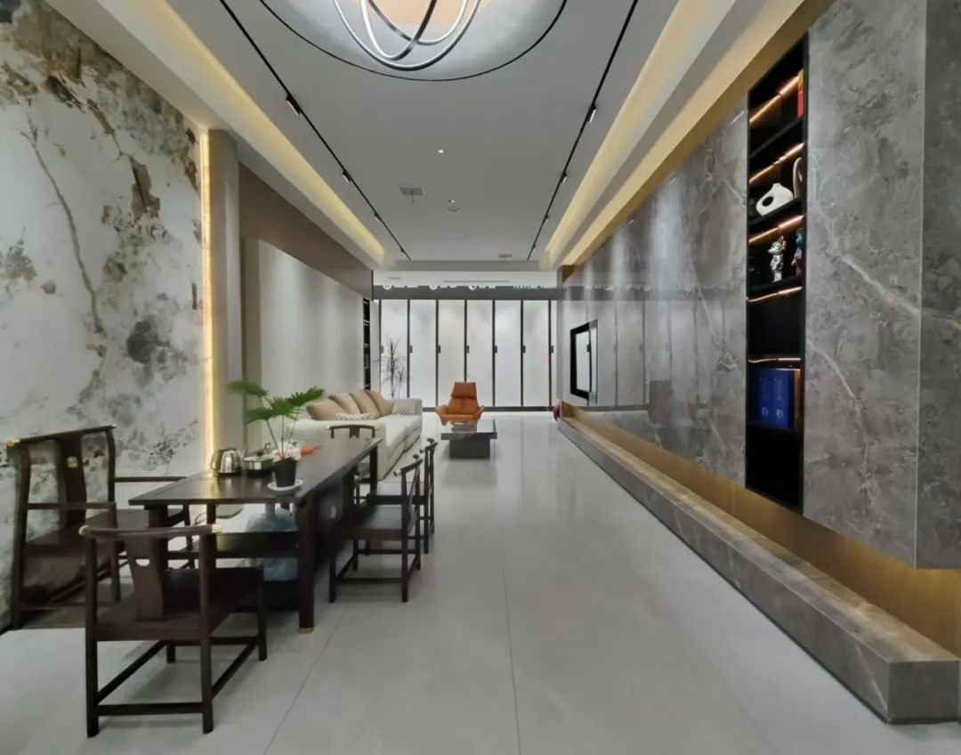 終端風采 | 強輝聊城旗艦店，沉浸式體驗現(xiàn)代高端設(shè)計美學(圖18)